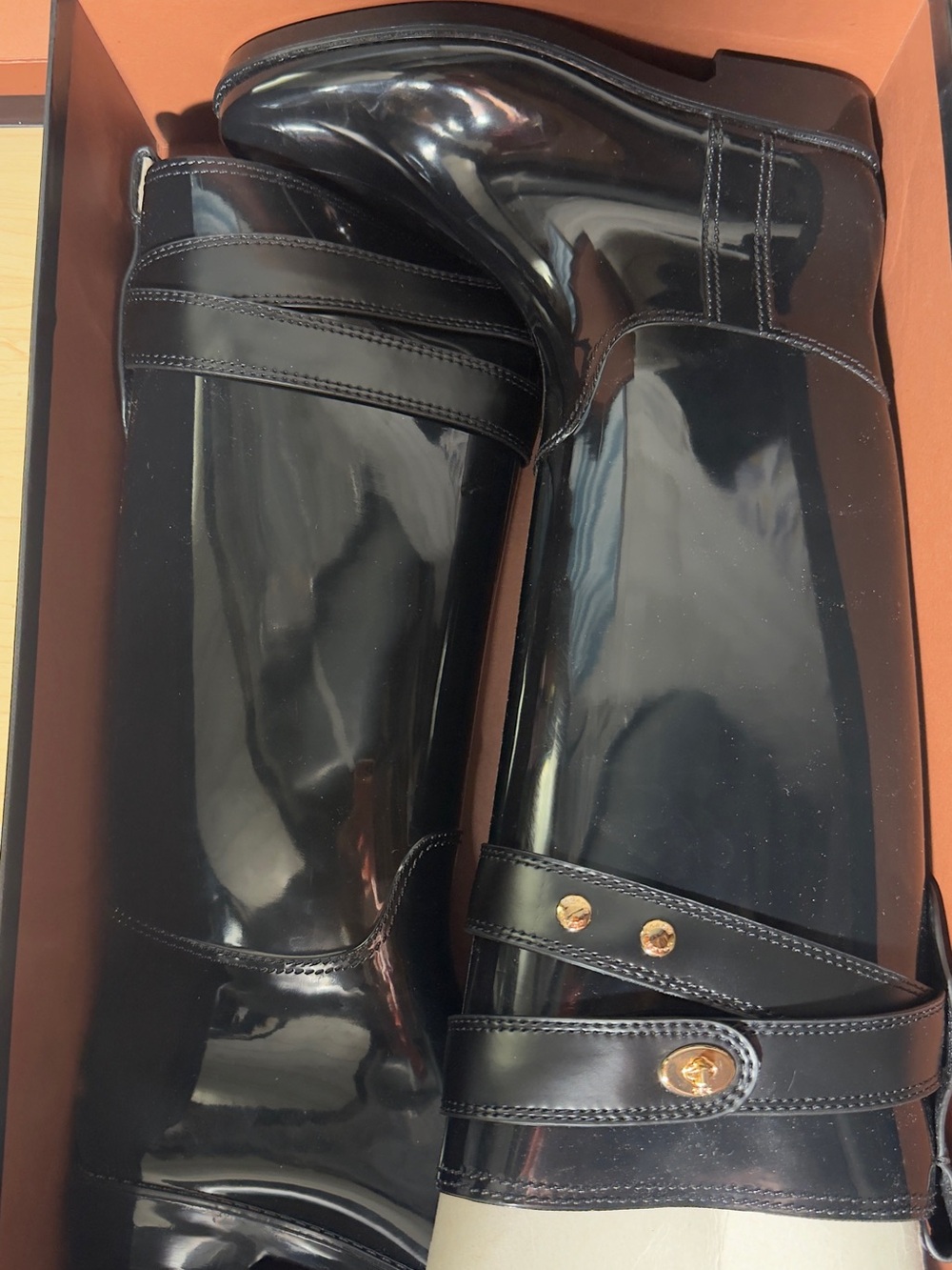 COACH Black Woman Gloss Rain Boots - Signature Logo - Picture 5 of 12